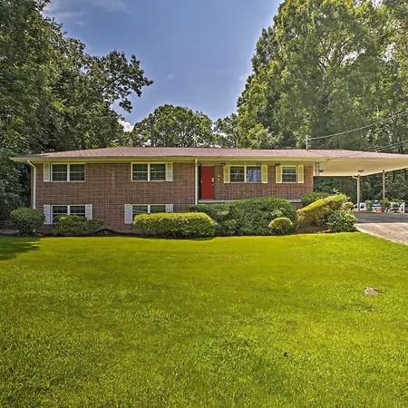 Urban Oasis With Game Room, 6 Miles To Downtown Atl-2