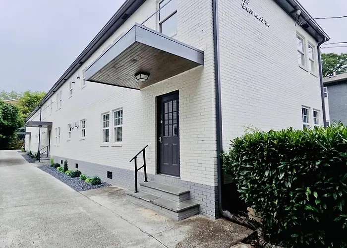 Stylish Onebedroom In Popular Virginia Highland 3Miles To Mercedes Benz Stadium