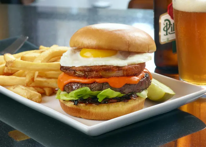 4 star hotel: Atlanta Marriott Suites Midtown